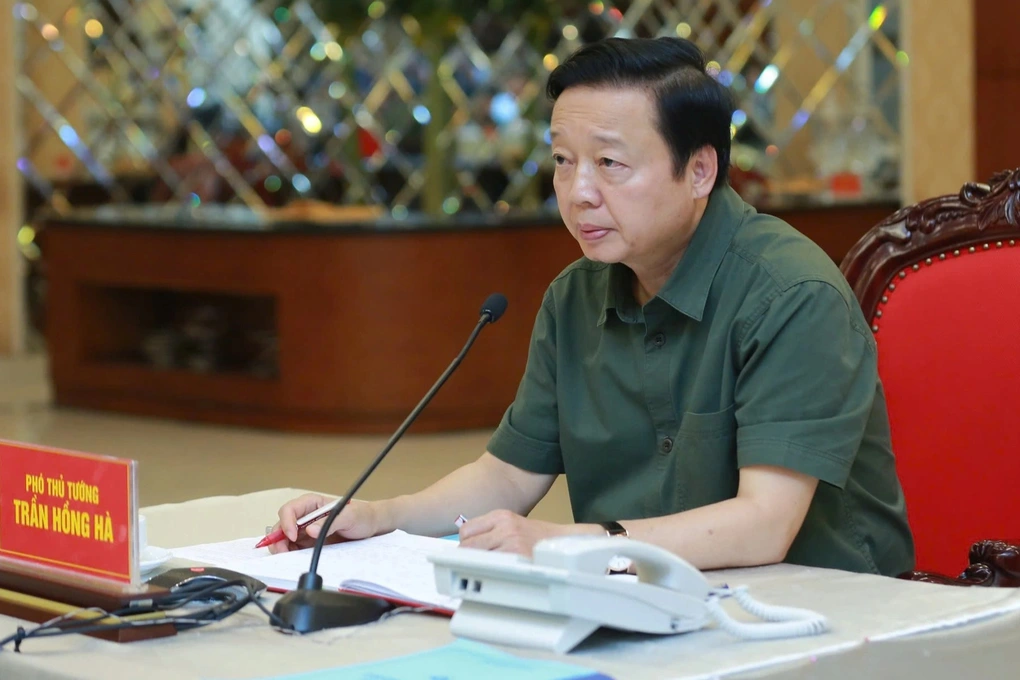 Phó Thủ tướng Trần Hồng Hà chỉ đạo cuộc họp tại Sở chỉ huy tiền phương phòng, chống bão số 3 (Ảnh: Minh Khôi).